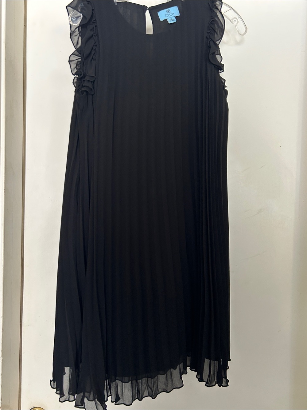 CeCe Black Pleated A-Line Ruffle Sleeve Skirt